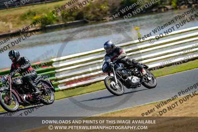 Vintage motorcycle club;eventdigitalimages;mallory park;mallory park trackday photographs;no limits trackdays;peter wileman photography;trackday digital images;trackday photos;vmcc festival 1000 bikes photographs